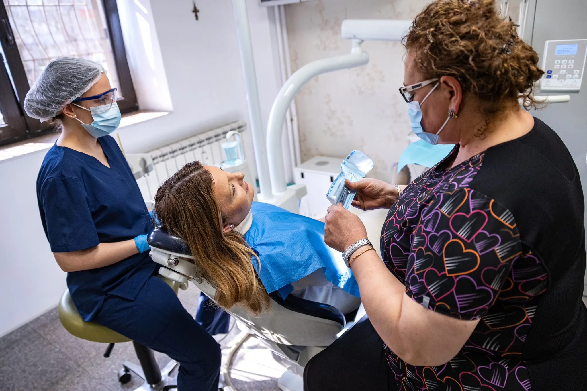 Consultație și îngrijire la 2CDental